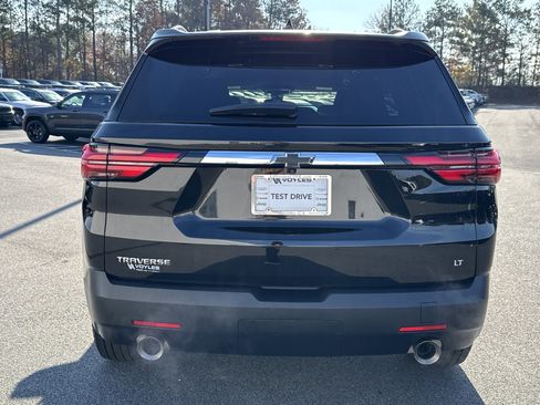 Used 2023 Chevrolet Traverse LT image 7