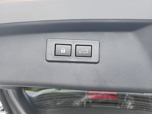 Used 2025 Subaru Outback Onyx Edition image 16