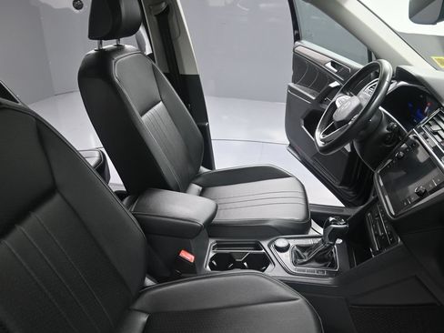 Used 2023 Volkswagen Tiguan SE AWD/4WD image 25