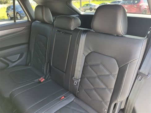 New 2026 Volkswagen Atlas Cross Sport SE image 25