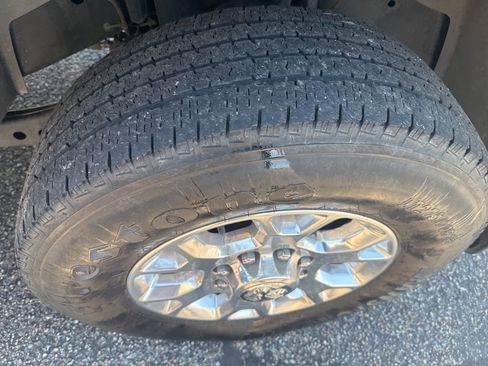 Used 2023 RAM 2500 Laramie AWD/4WD image 9