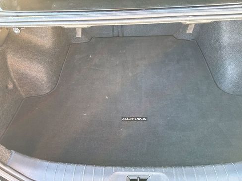 Used 2024 Nissan Altima 2.5 SV image 18