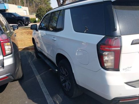 Used 2021 Chevrolet Tahoe Z71 w/ Z71 Signature Package image 3