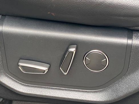 Used 2019 Ford Expedition XLT w/ Equipment Group 202A image 12