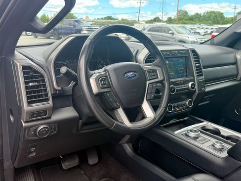 Used 2021 Ford Expedition Max XLT AWD/4WD image 16