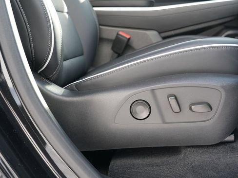 Used 2025 Buick Enclave Preferred image 31