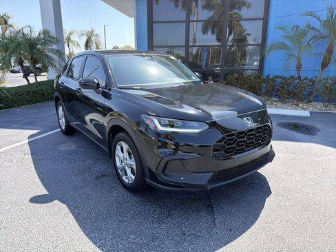 Certified 2024 Honda HR-V LX image 2