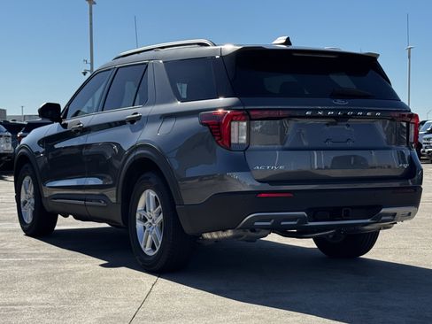 New 2026 Ford Explorer Active w/ Active Comfort Package image 8