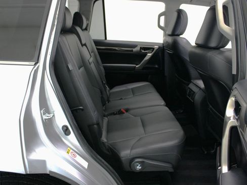 Used 2017 Lexus GX 460 image 44