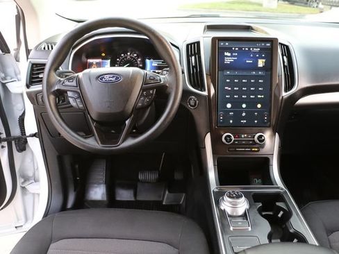 Used 2021 Ford Edge SE FWD image 17