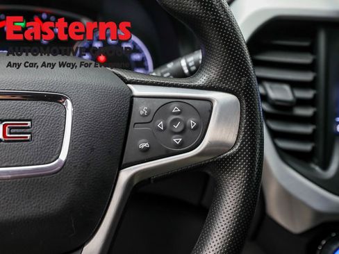 Used 2022 GMC Acadia SLE image 16