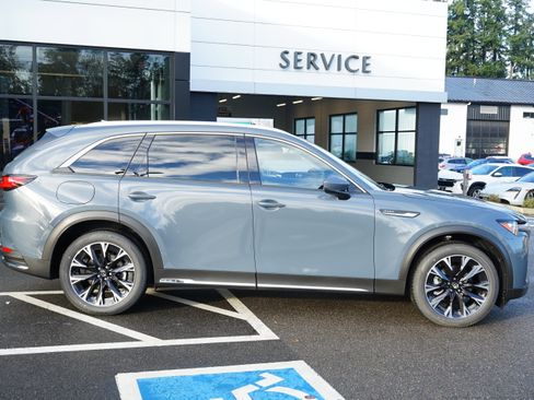 New 2026 MAZDA CX-90 Plug-In Hybrid w/ Premium Plus image 2