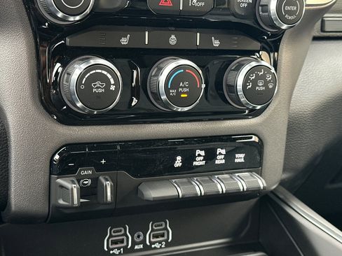 New 2026 RAM 1500 4x4 Crew Cab image 18