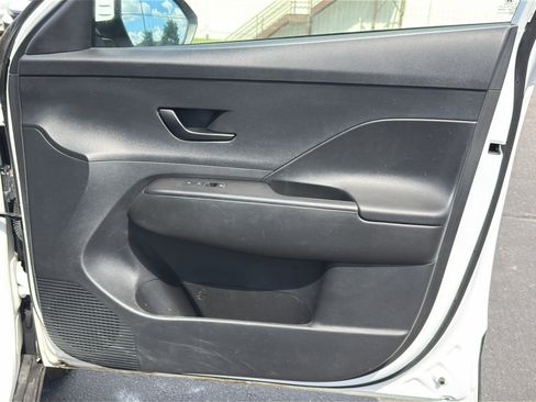 Used 2025 Hyundai Kona SEL FWD image 27
