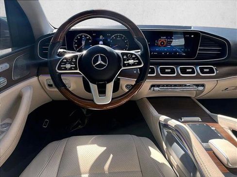 Used 2022 Mercedes-Benz GLS 450 4MATIC image 7