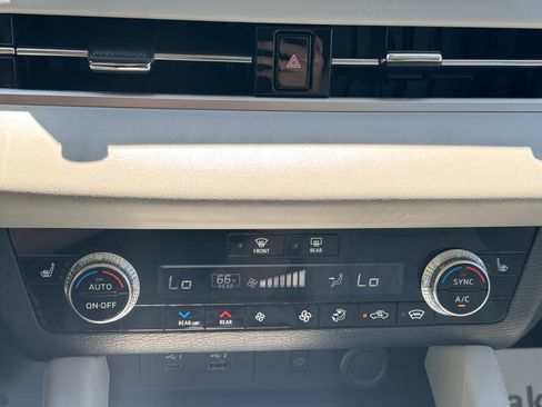 Used 2022 Mitsubishi Outlander SEL AWD/4WD image 22