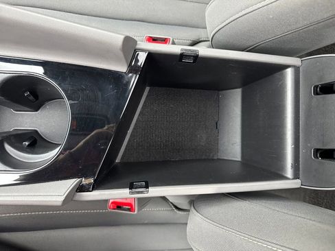 Used 2025 Hyundai Elantra SEL image 19