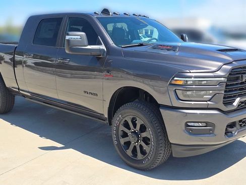 New 2026 RAM 2500 Laramie AWD/4WD image 8