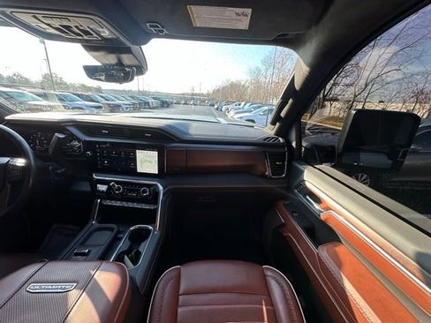 Used 2024 GMC Sierra 2500 Denali Ultimate image 31