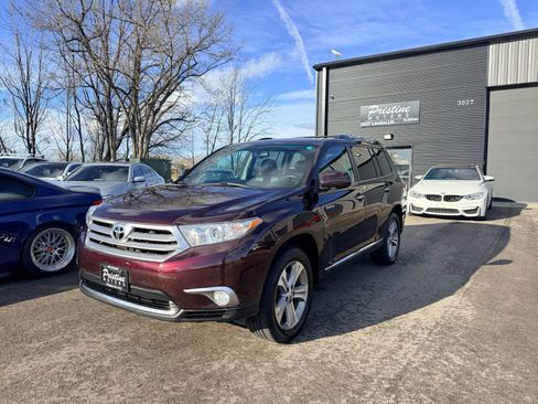 Used 2011 Toyota Highlander Limited w/ Tow Pkg image 1