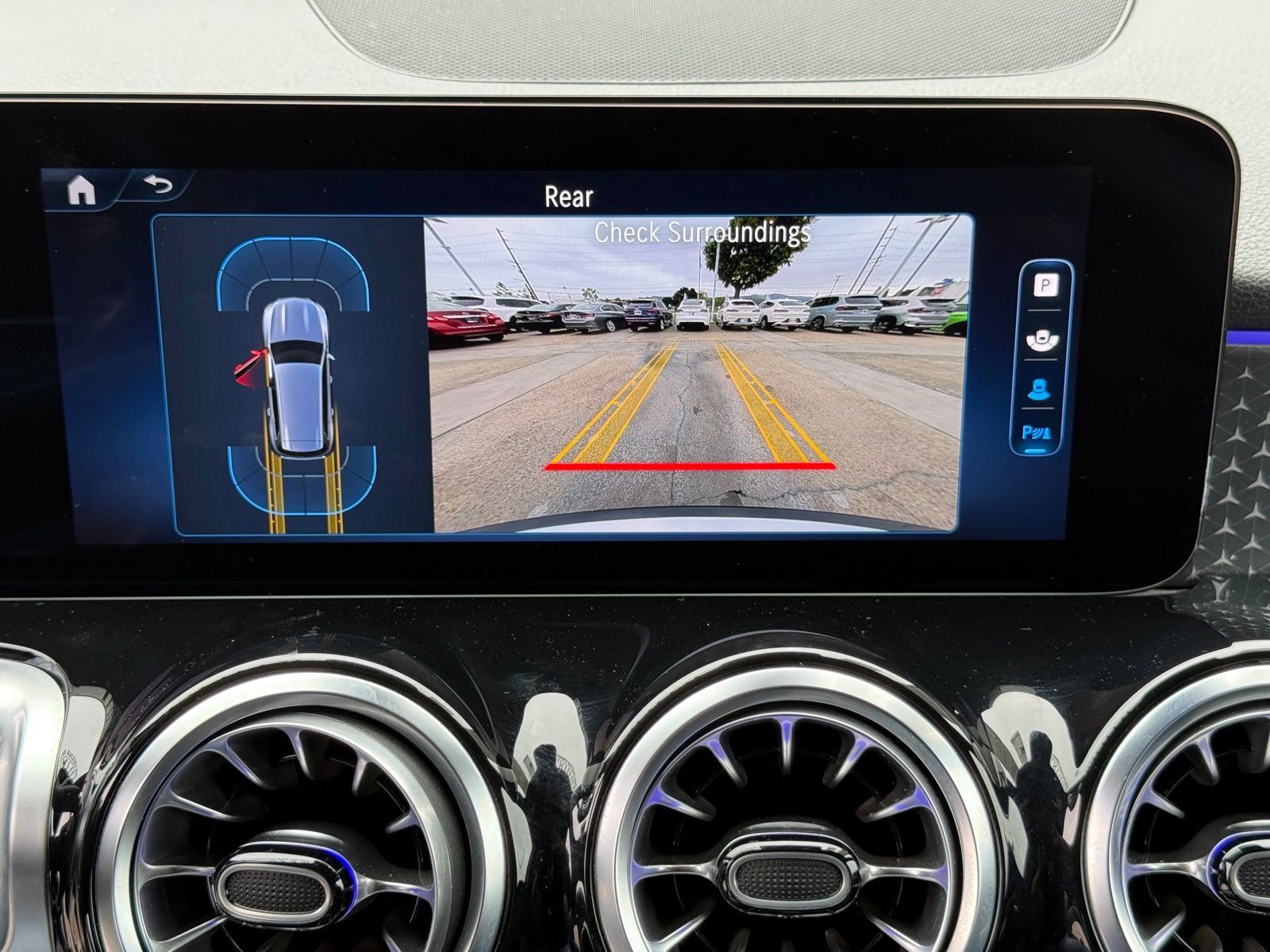 Used 2025 Mercedes-Benz GLB 250 image 42