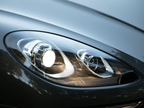 Used 2018 Porsche Macan Sport Edition image 10