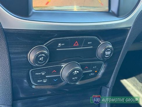 Used 2016 Chrysler 300 Limited RWD image 30