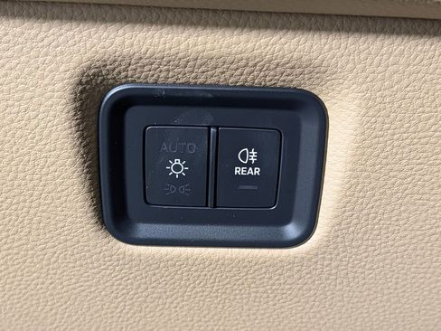 Used 2026 Porsche Cayenne S image 35