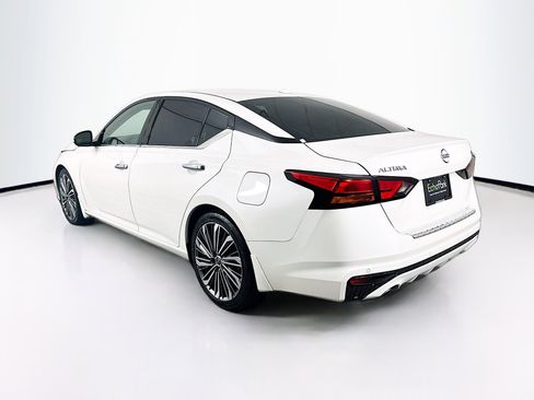 Used 2023 Nissan Altima 2.5 SL FWD image 5