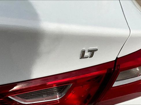 Used 2024 Chevrolet Malibu LT image 21