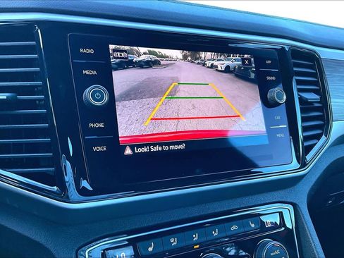 Used 2022 Volkswagen Atlas Cross Sport SE image 24