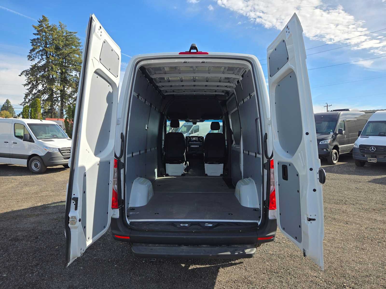 Used 2026 Mercedes-Benz Sprinter 2500 image 17