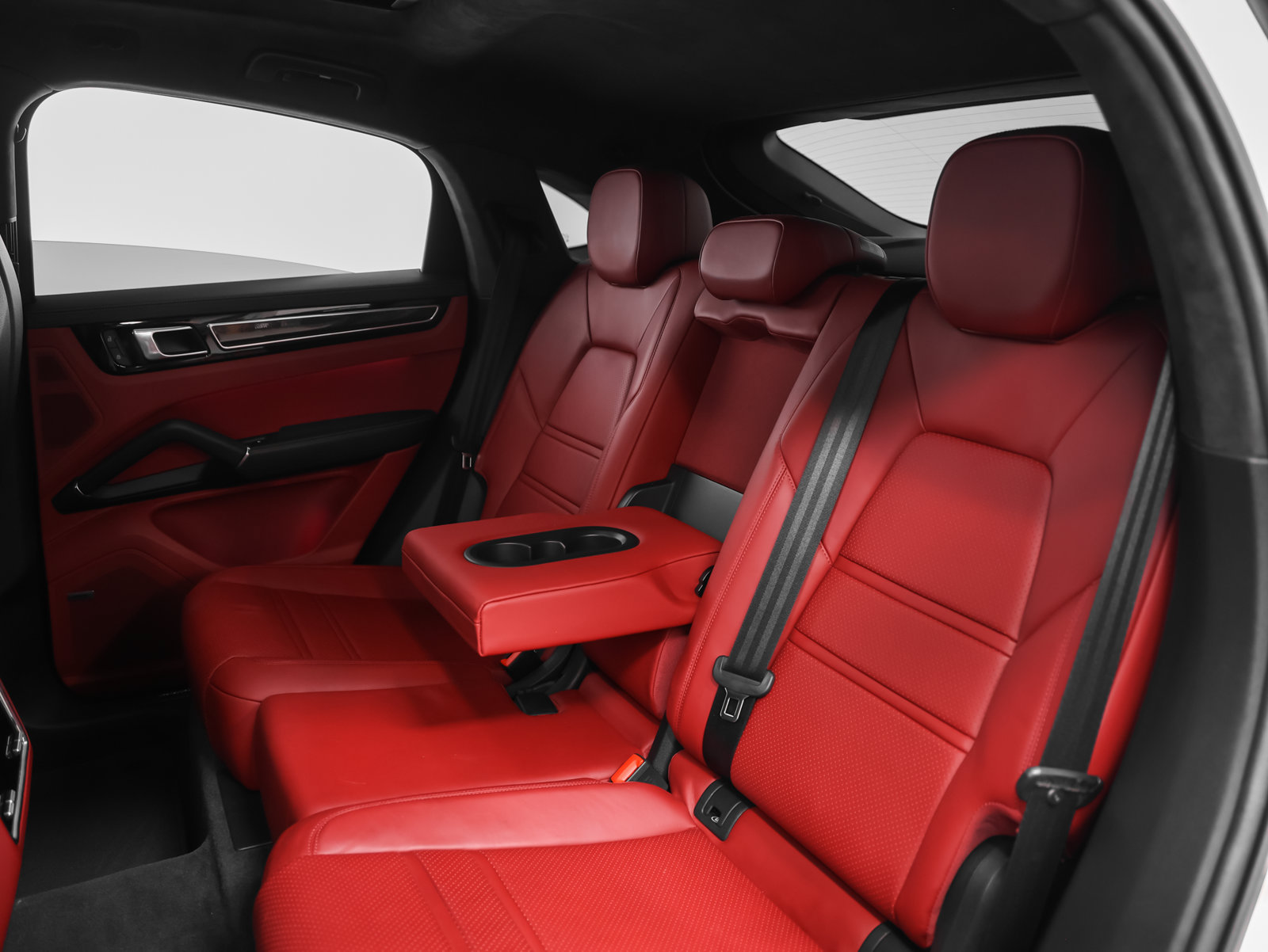 Certified 2022 Porsche Cayenne GTS w/ Premium Package Plus AWD/4WD image 43