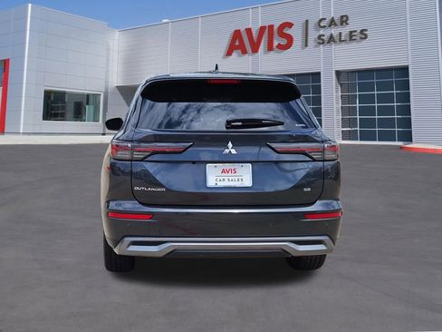 Used 2025 Mitsubishi Outlander SE AWD/4WD image 5