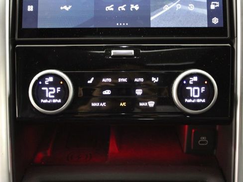 Certified 2025 Land Rover Discovery S AWD/4WD image 34