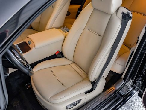 Used 2016 Rolls-Royce Wraith image 29