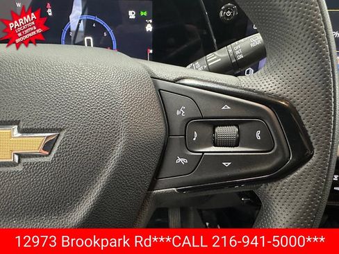 Used 2025 Chevrolet Trax LT FWD image 13