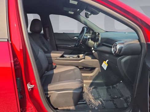 Used 2025 Chevrolet Equinox LT w/ Convenience Package II FWD image 17