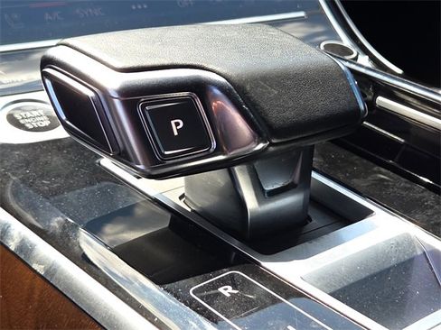 Used 2021 Audi A8 L 3.0T w/ Luxury Package image 21