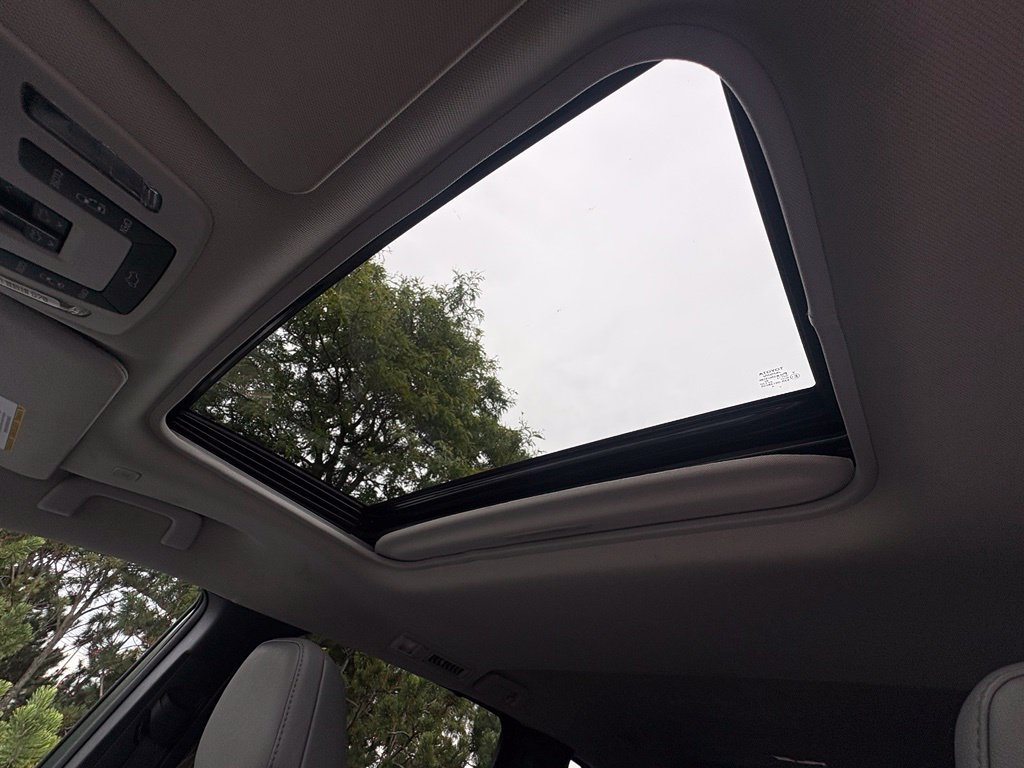 Used 2026 Toyota Sienna XLE FWD image 55