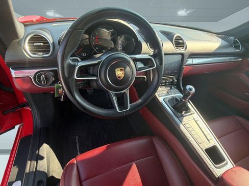 Used 2019 Porsche 718 Cayman RWD image 4