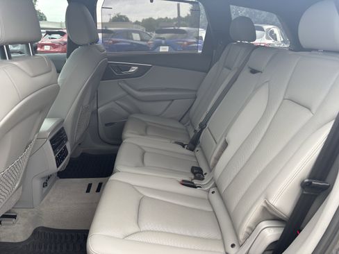 Used 2020 Audi Q7 3.0T Prestige w/ Prestige Package AWD/4WD image 5