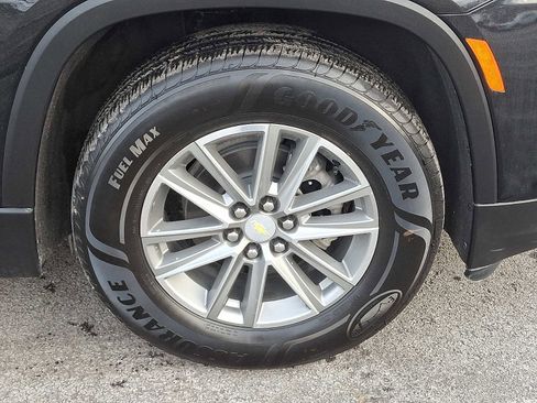 Used 2023 Chevrolet Traverse LT image 8