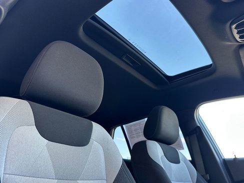 Used 2024 Chevrolet Trax RS w/ Sunroof Package image 20