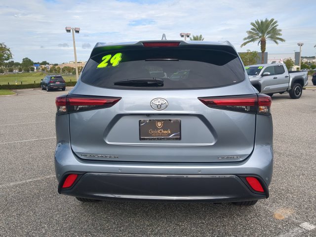 Used 2024 Toyota Highlander Limited FWD image 5