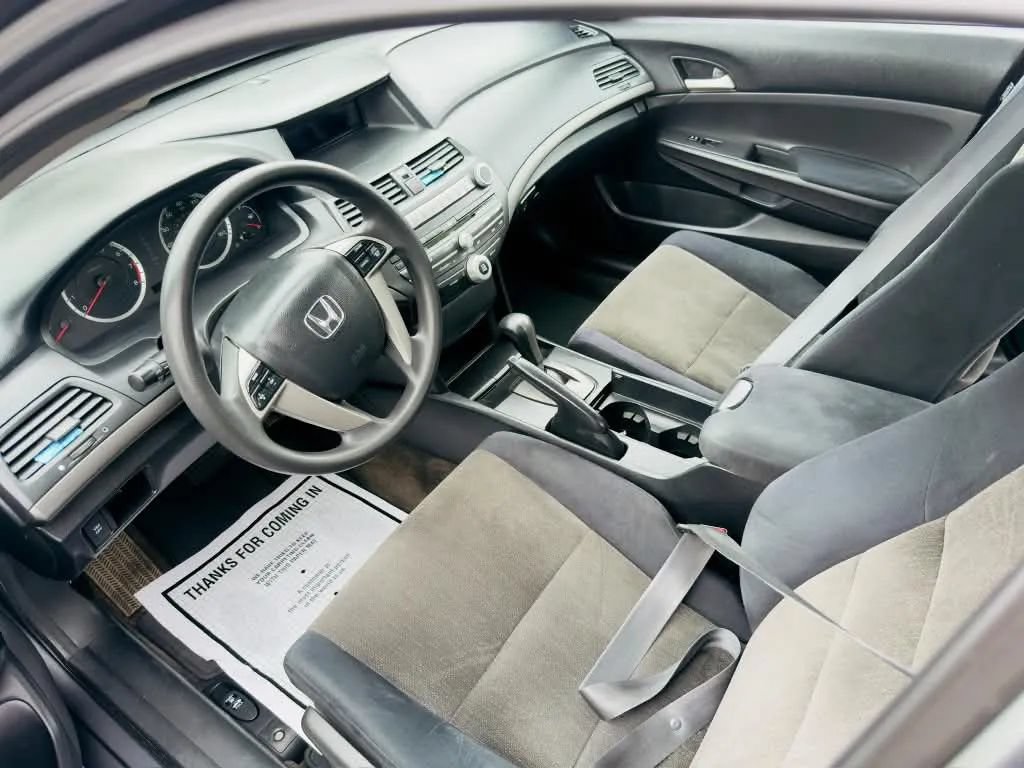 Used 2010 Honda Accord LX image 9