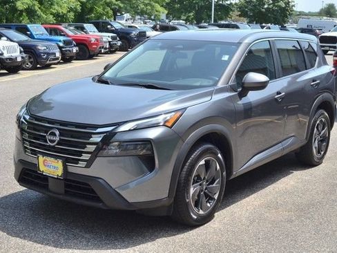 Used 2024 Nissan Rogue SV AWD/4WD image 4