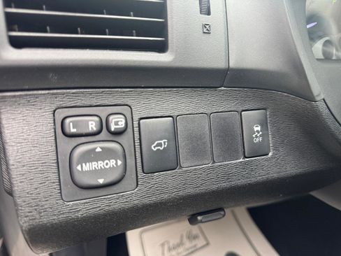 Used 2015 Toyota Venza XLE FWD image 16