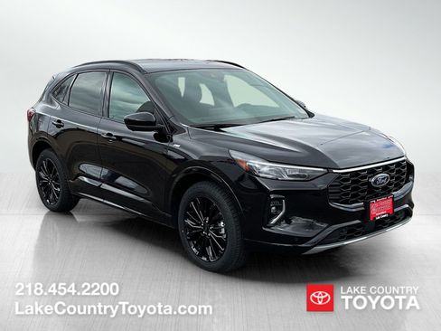 Used 2023 Ford Escape ST-Line Elite w/ Class II Trailer Tow Package AWD/4WD image 7
