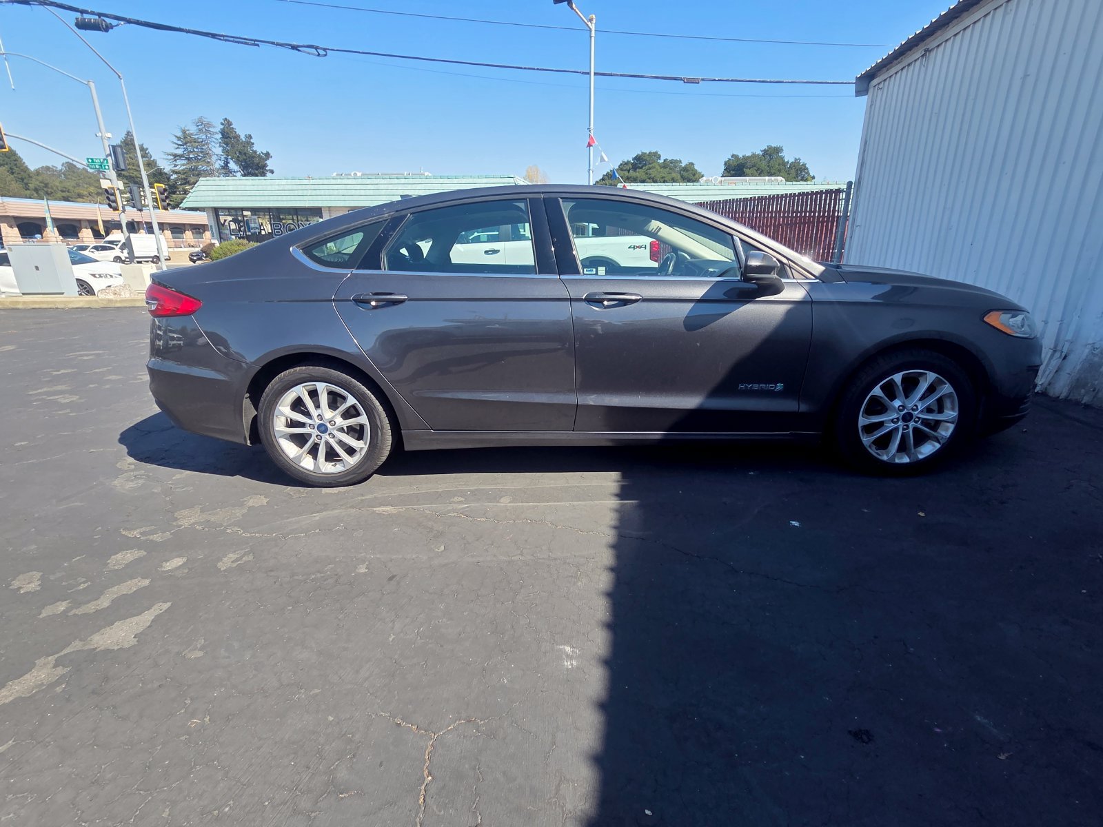 Used 2019 Ford Fusion SE FWD image 5